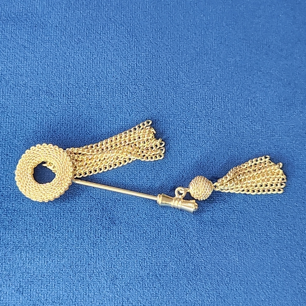 Emmons Vintage 50s Fringe Gold Hat Pin